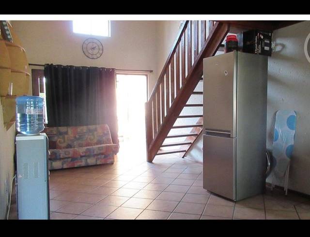 2 BEDROOM APARTMENT FOR SALE IN SUNNINGHILL